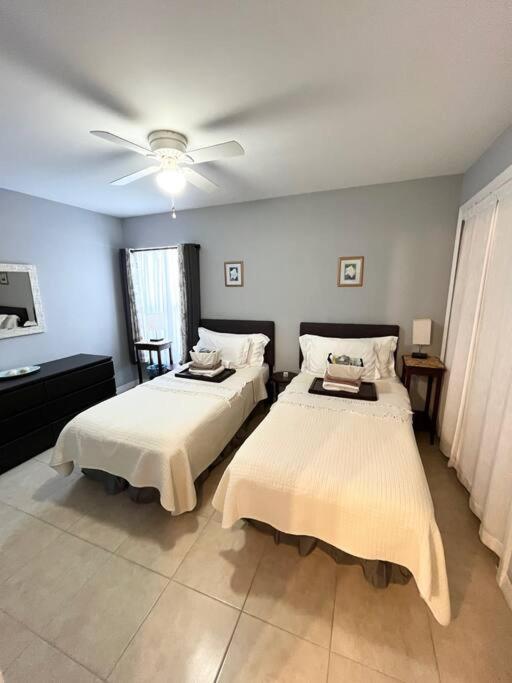 Debbie'S 3-Bedroom Apartment In A Duplex Cabo Coral Exterior foto